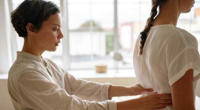 8 solutions naturelles pour calmer les douleurs au dos Comment soulager un mal de dos rapidement et naturellement ?